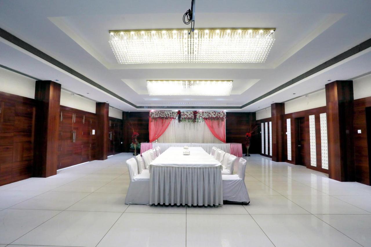Hotel Shri Khedapati International Dewas Eksteriør billede
