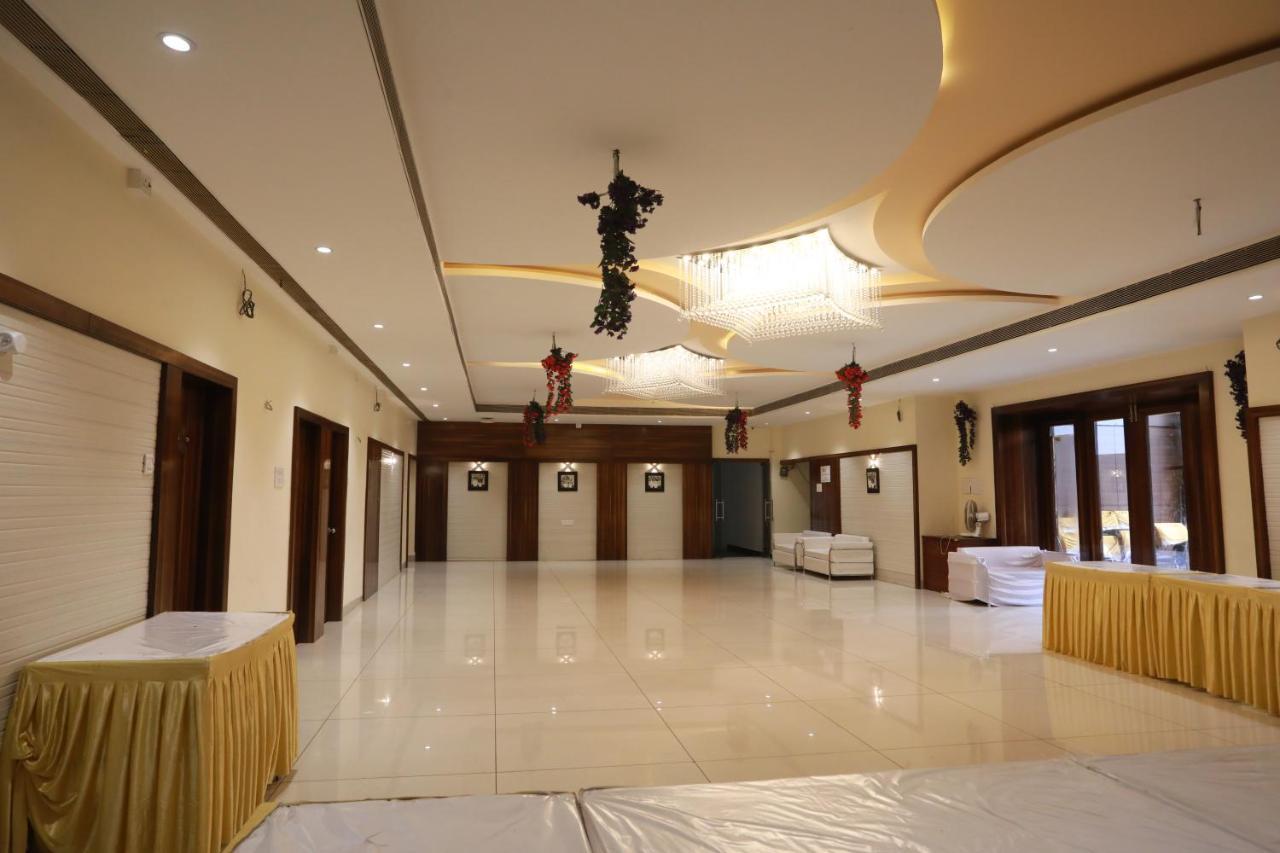 Hotel Shri Khedapati International Dewas Eksteriør billede