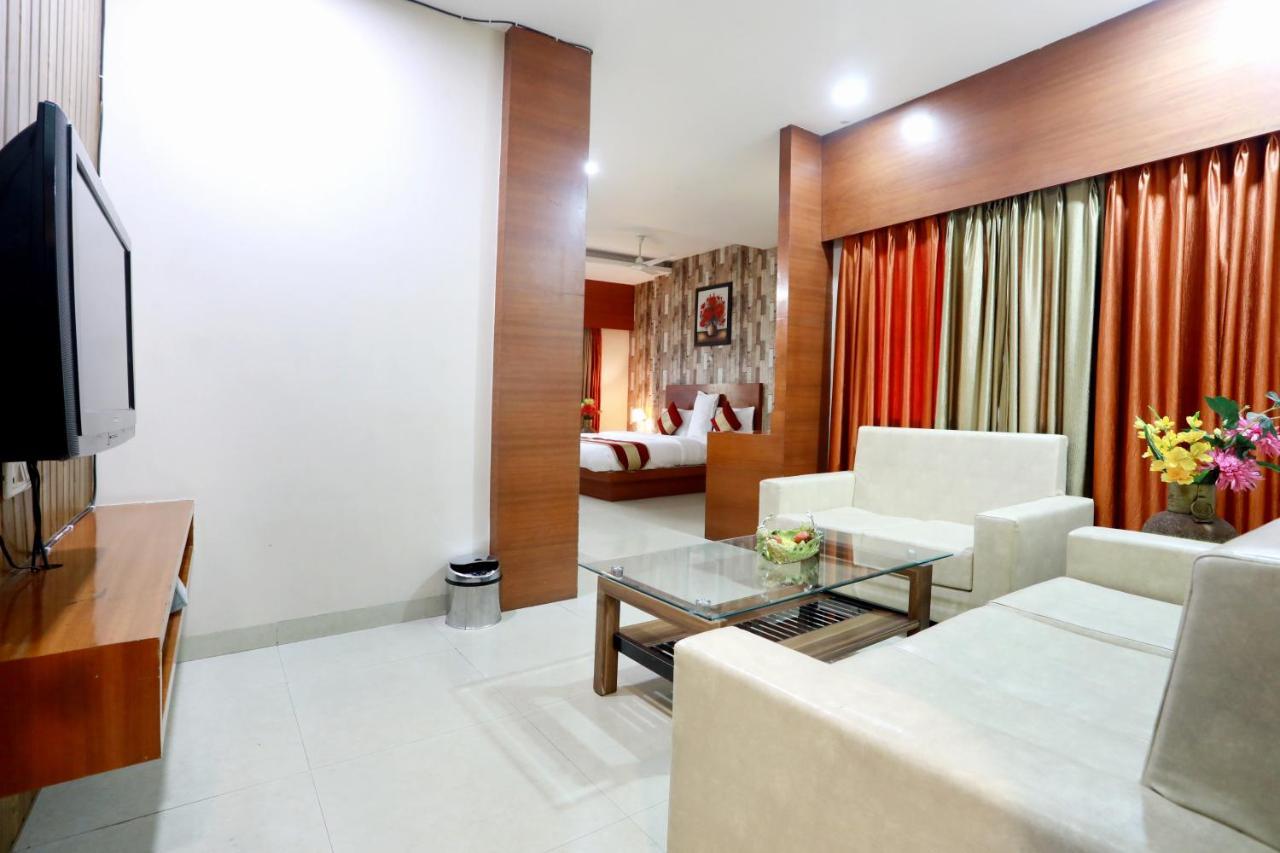 Hotel Shri Khedapati International Dewas Eksteriør billede