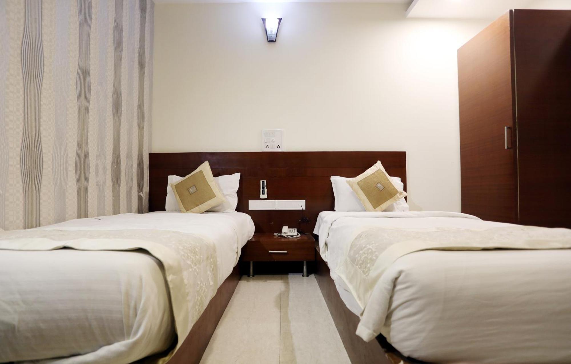 Hotel Shri Khedapati International Dewas Eksteriør billede
