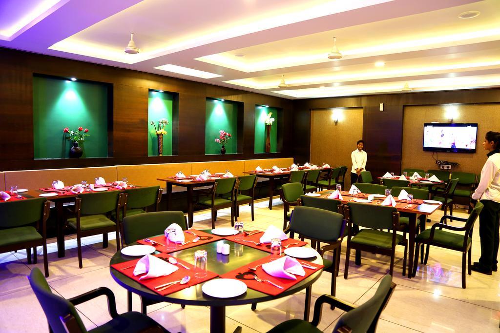 Hotel Shri Khedapati International Dewas Eksteriør billede