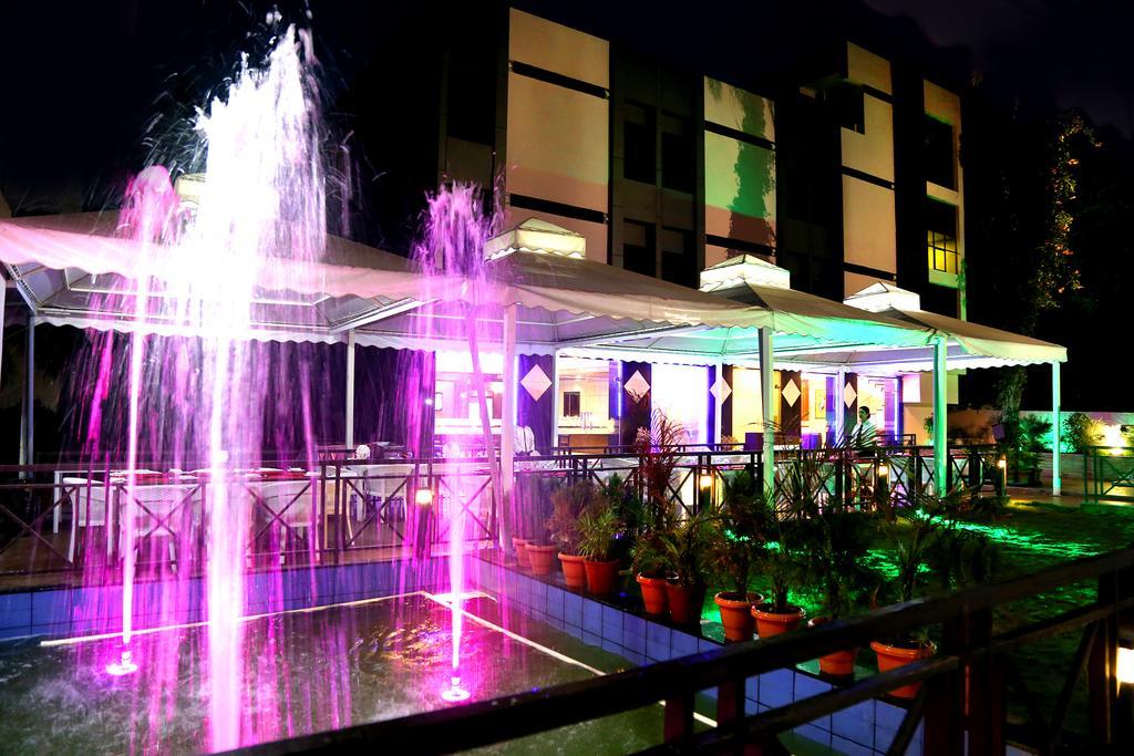 Hotel Shri Khedapati International Dewas Eksteriør billede