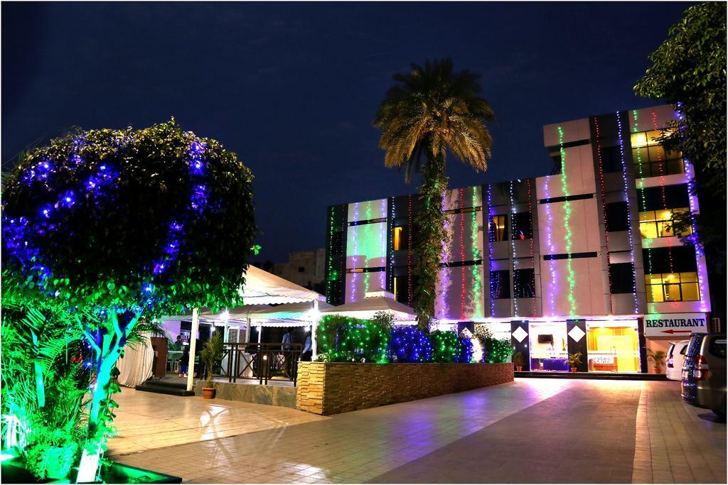 Hotel Shri Khedapati International Dewas Eksteriør billede