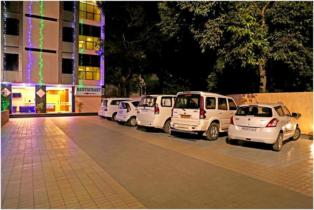 Hotel Shri Khedapati International Dewas Eksteriør billede