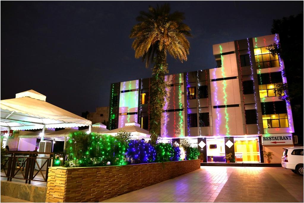 Hotel Shri Khedapati International Dewas Eksteriør billede