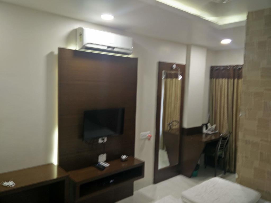 Hotel Shri Khedapati International Dewas Eksteriør billede