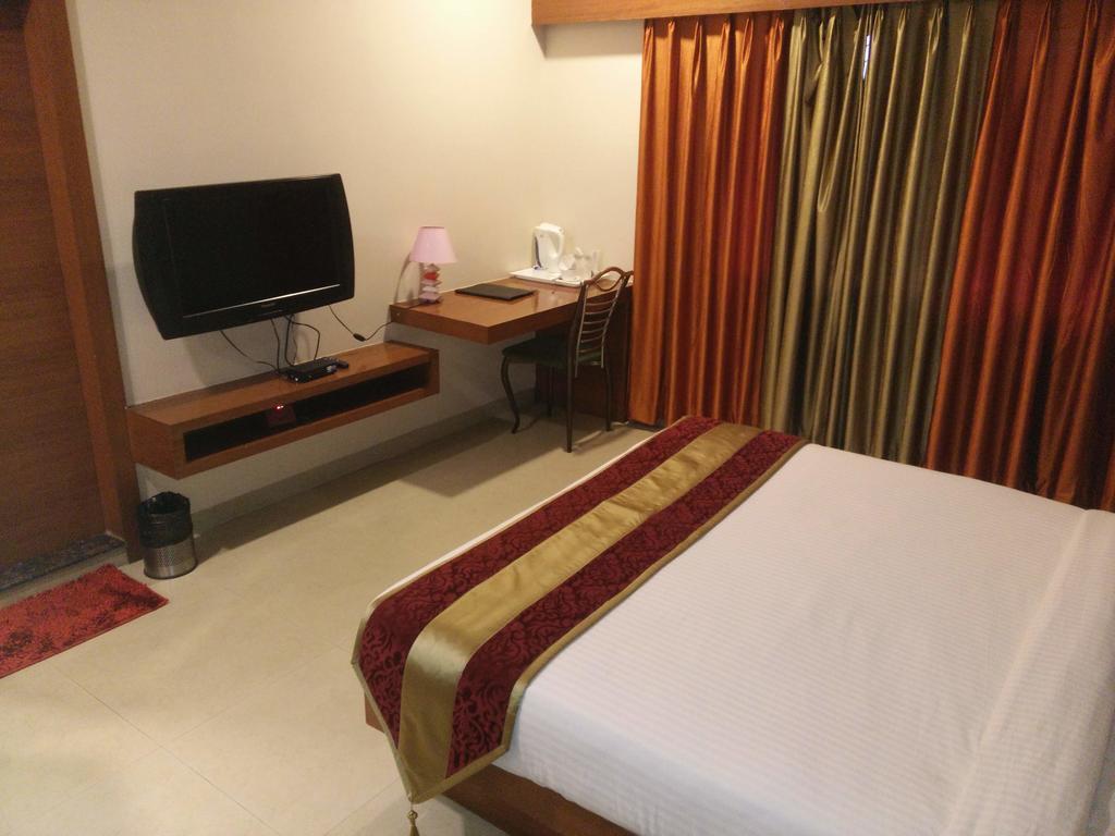 Hotel Shri Khedapati International Dewas Eksteriør billede