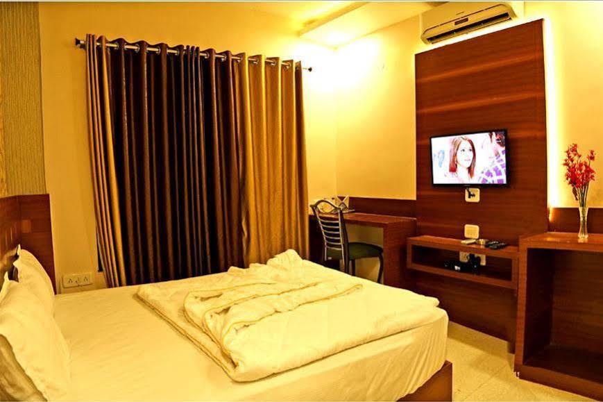 Hotel Shri Khedapati International Dewas Eksteriør billede