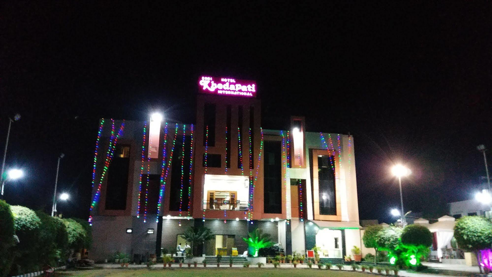 Hotel Shri Khedapati International Dewas Eksteriør billede