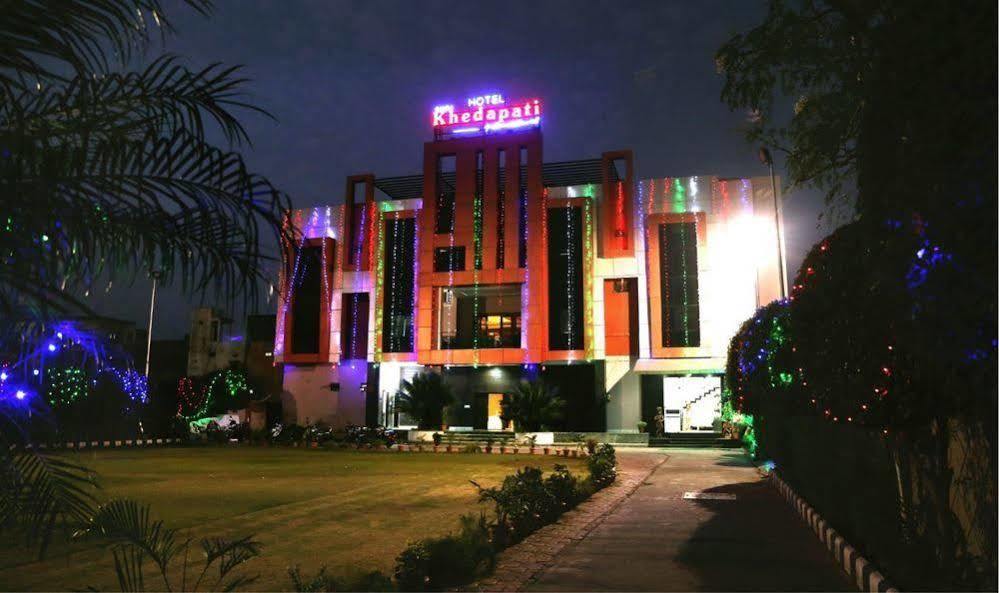 Hotel Shri Khedapati International Dewas Eksteriør billede