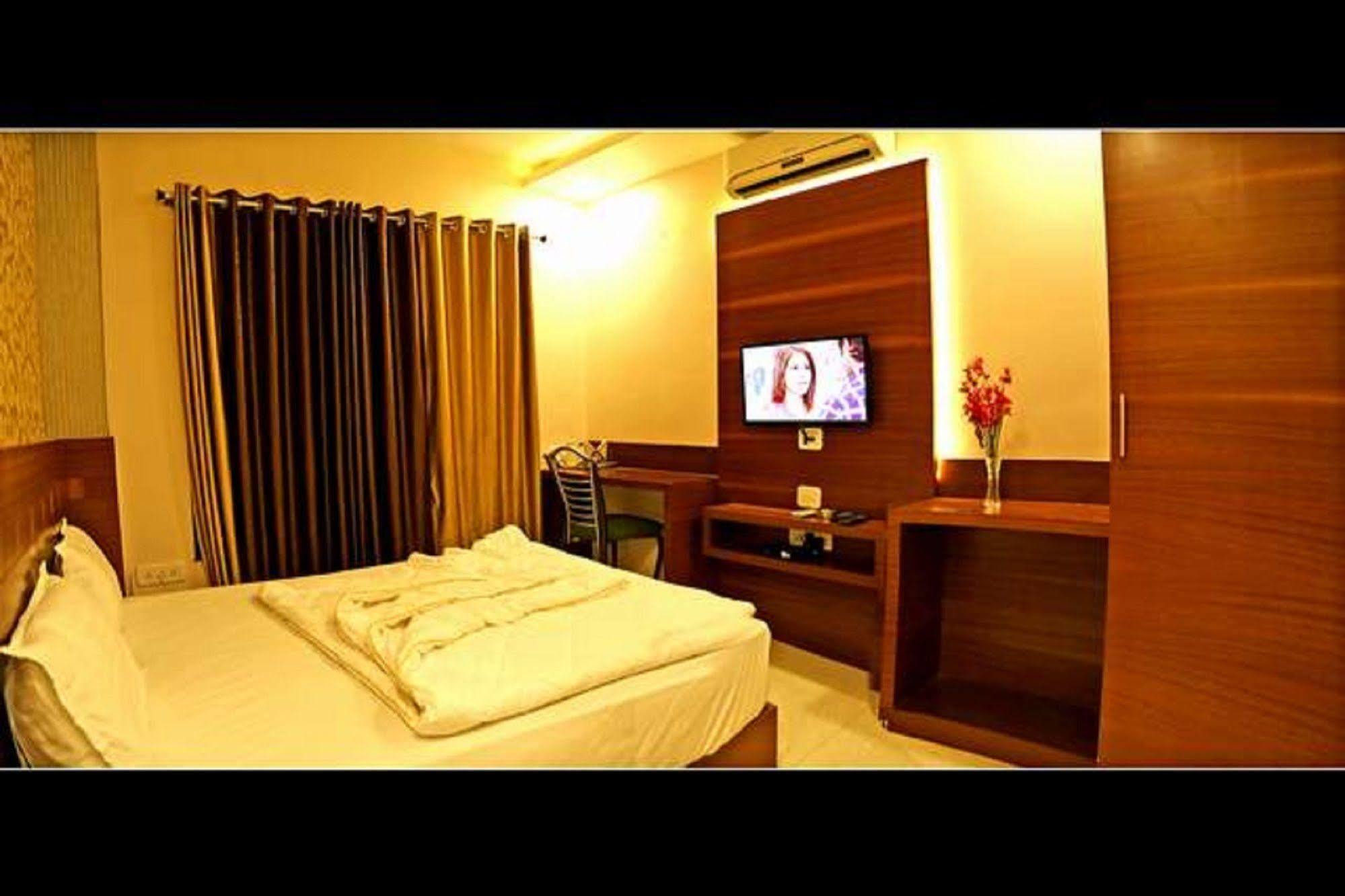 Hotel Shri Khedapati International Dewas Eksteriør billede
