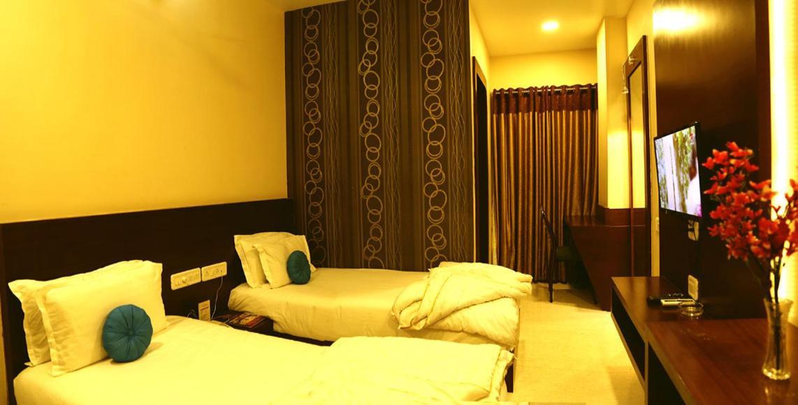 Hotel Shri Khedapati International Dewas Eksteriør billede